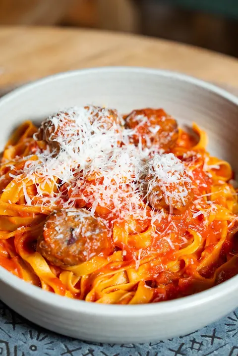 Fettuccini con albóndigas en CHAK, La Veleta, Tulum